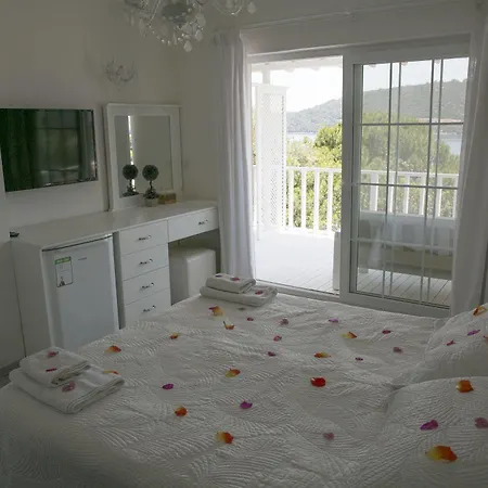 Karianda Otel