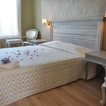 Karianda Hotel Golturkbuku