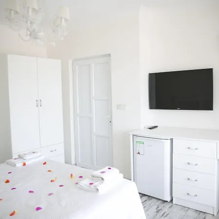 Karianda Hotel Golturkbuku