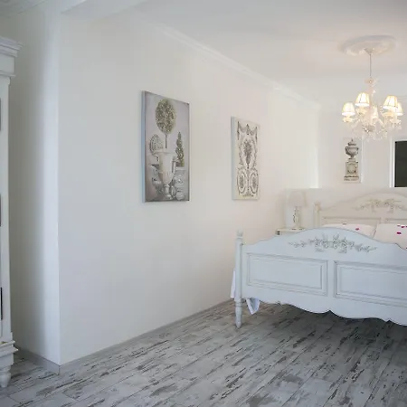 Karianda Hotel Golturkbuku