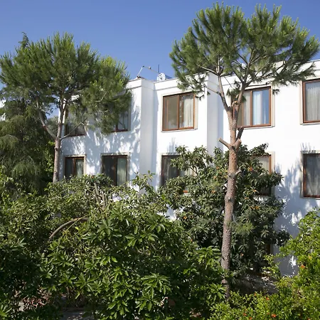 Karianda Hotel Golturkbuku