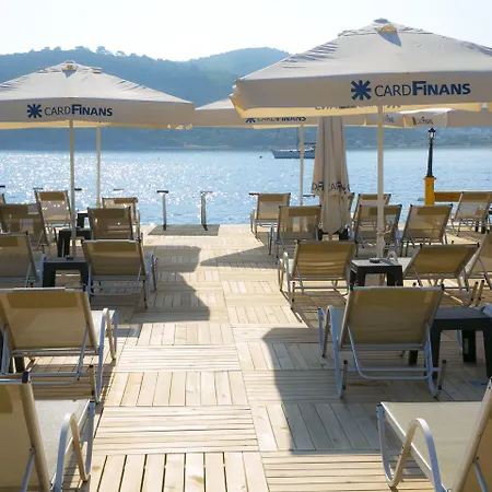 Karianda Hotel Golturkbuku