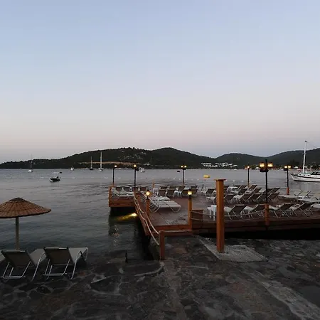 Karianda Hotel Golturkbuku