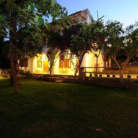 Hotel Karianda Golturkbuku