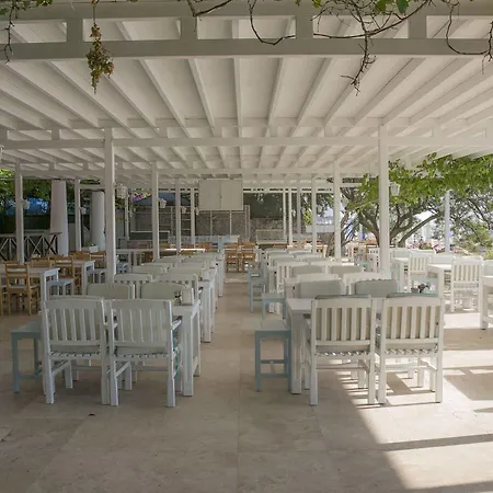 Karianda Hotel Golturkbuku