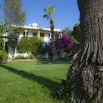 Hotel Karianda Golturkbuku